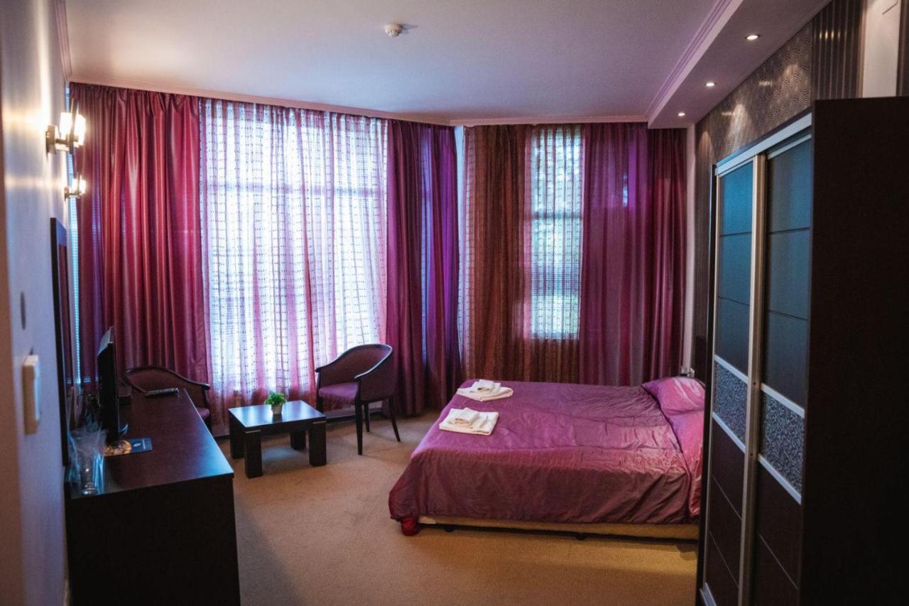 Hotel Ezeroto Stara Zagora Eksteriør billede